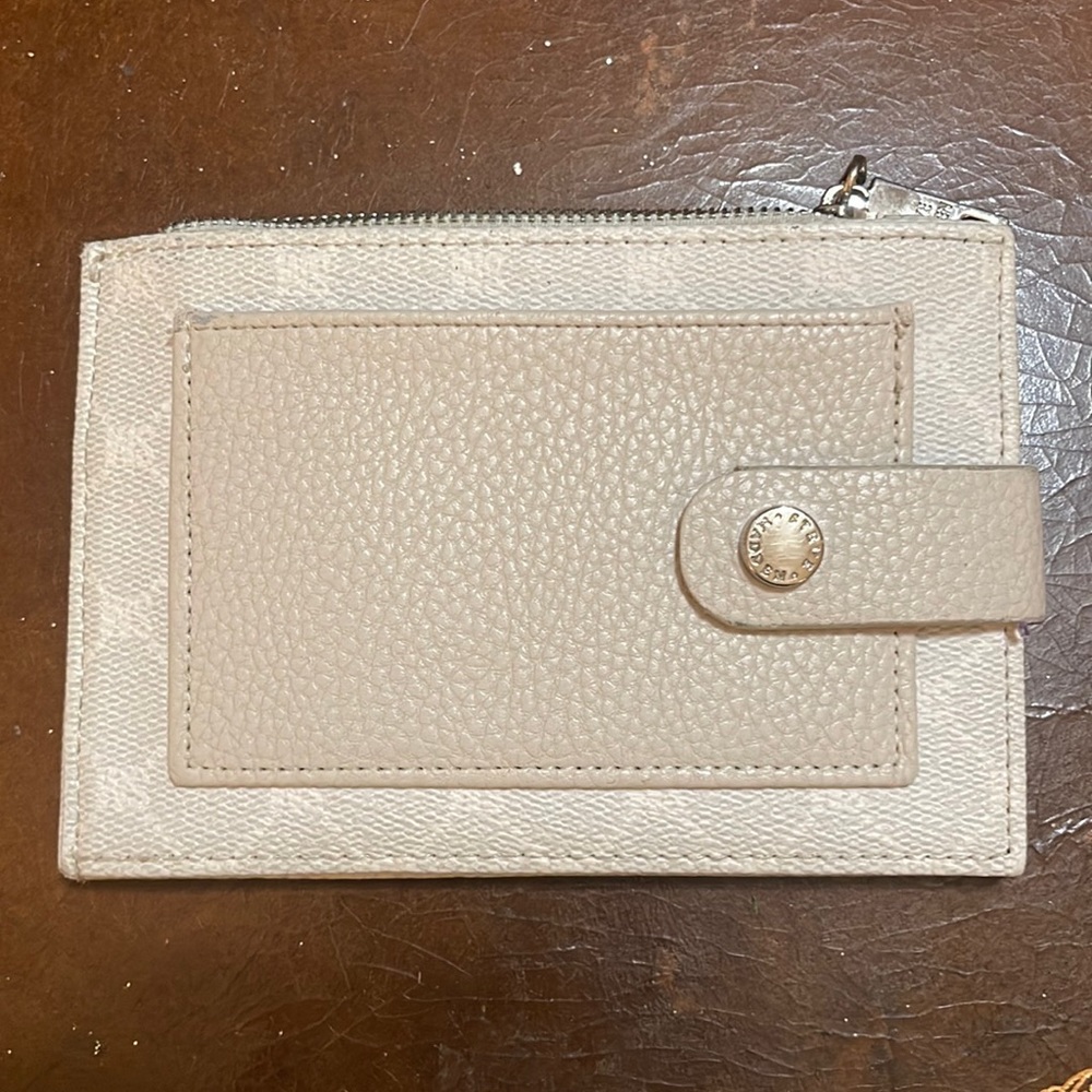 White Steve Madden wallet